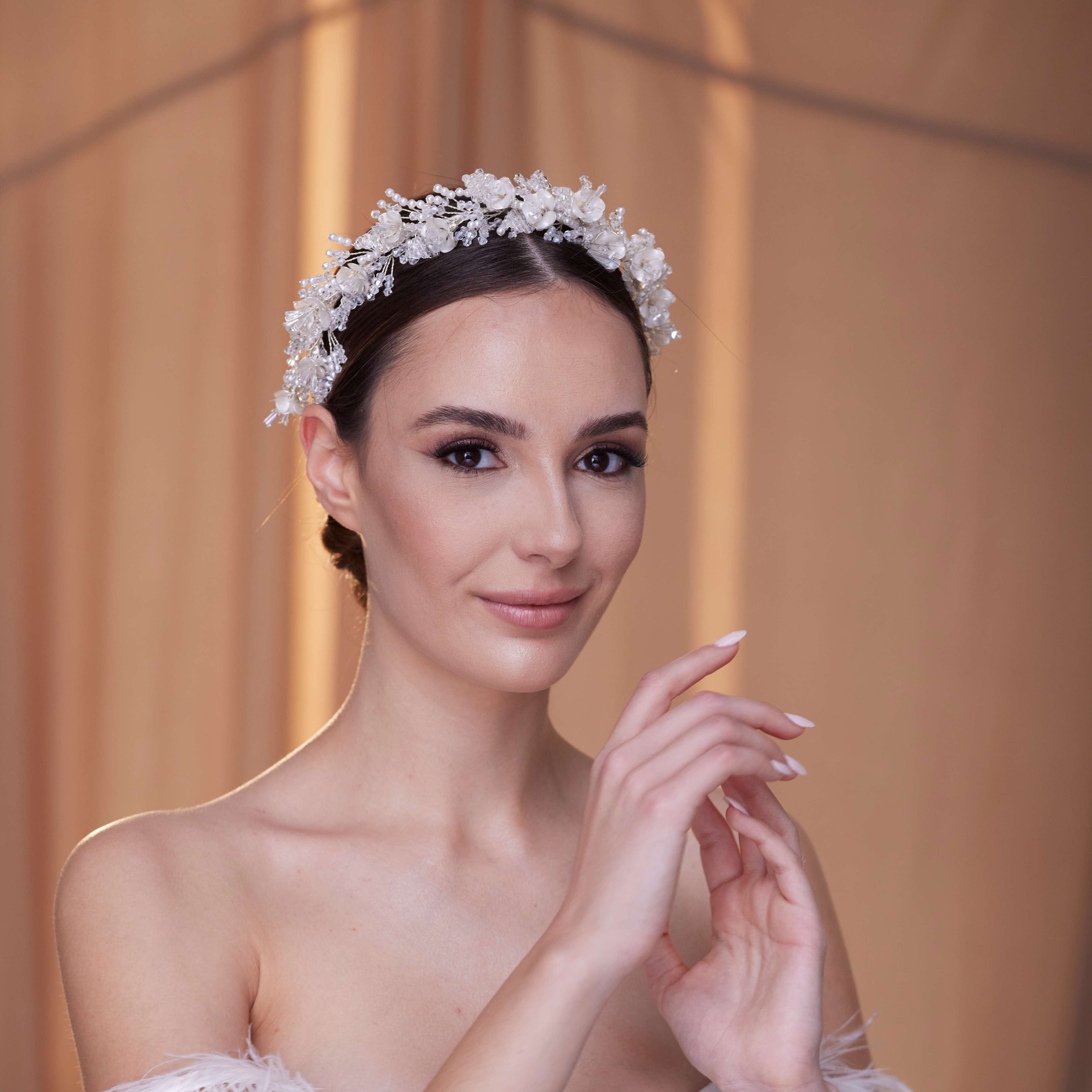 Elegant Bridal Hairband with Pearl