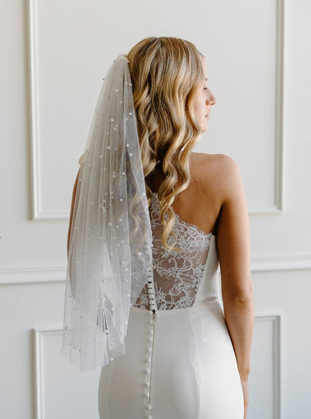 Dramatic Pearl Veil Elbow - 30 inches Standard Cut