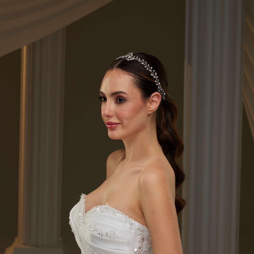 Elegant Crystal and Pearl Hair Vine