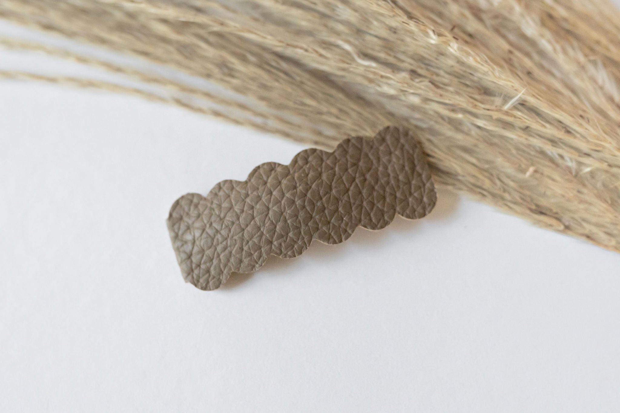 Neutral Snap Clip Gray Brown