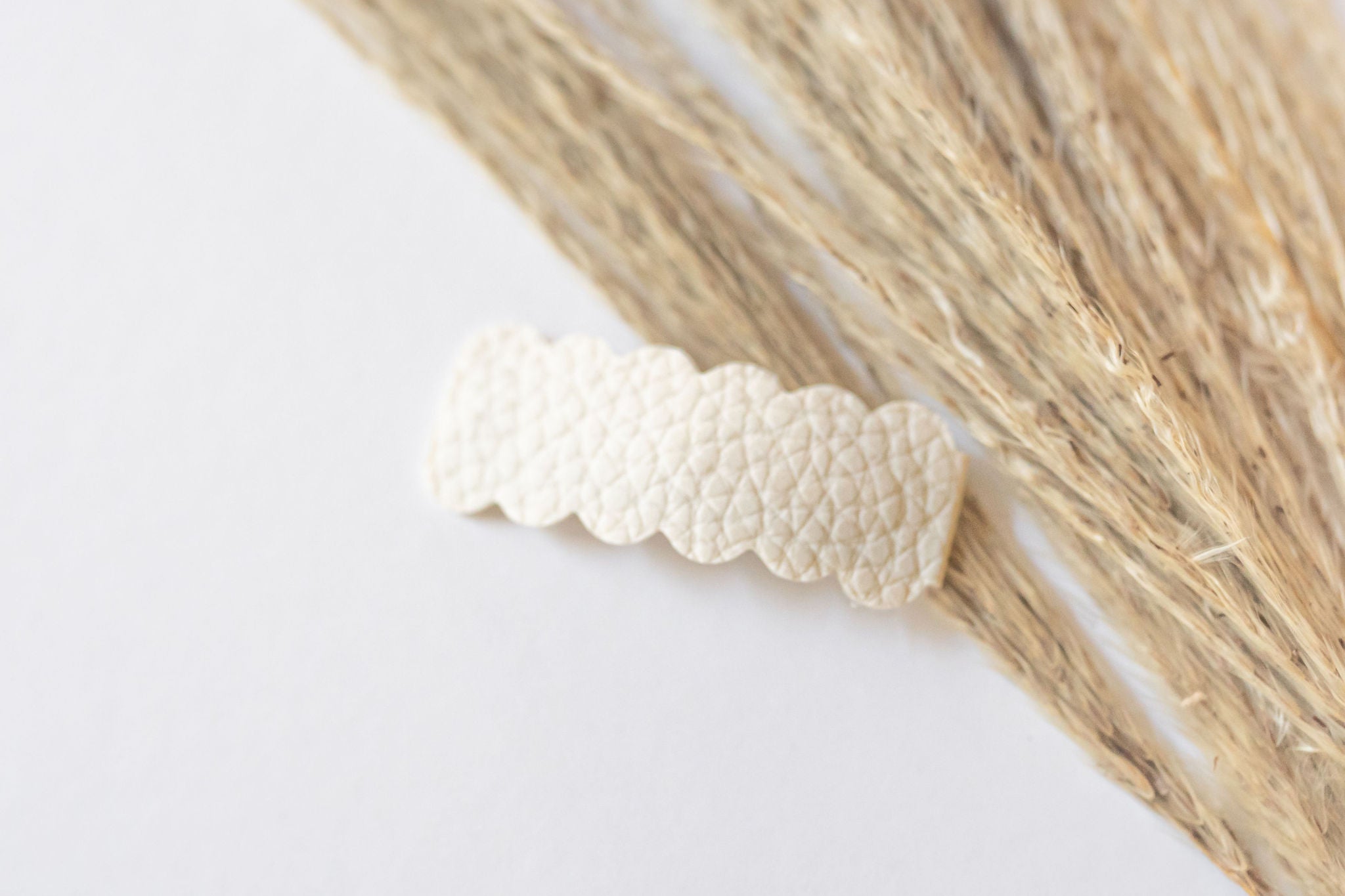 Neutral Snap Clip Ivory