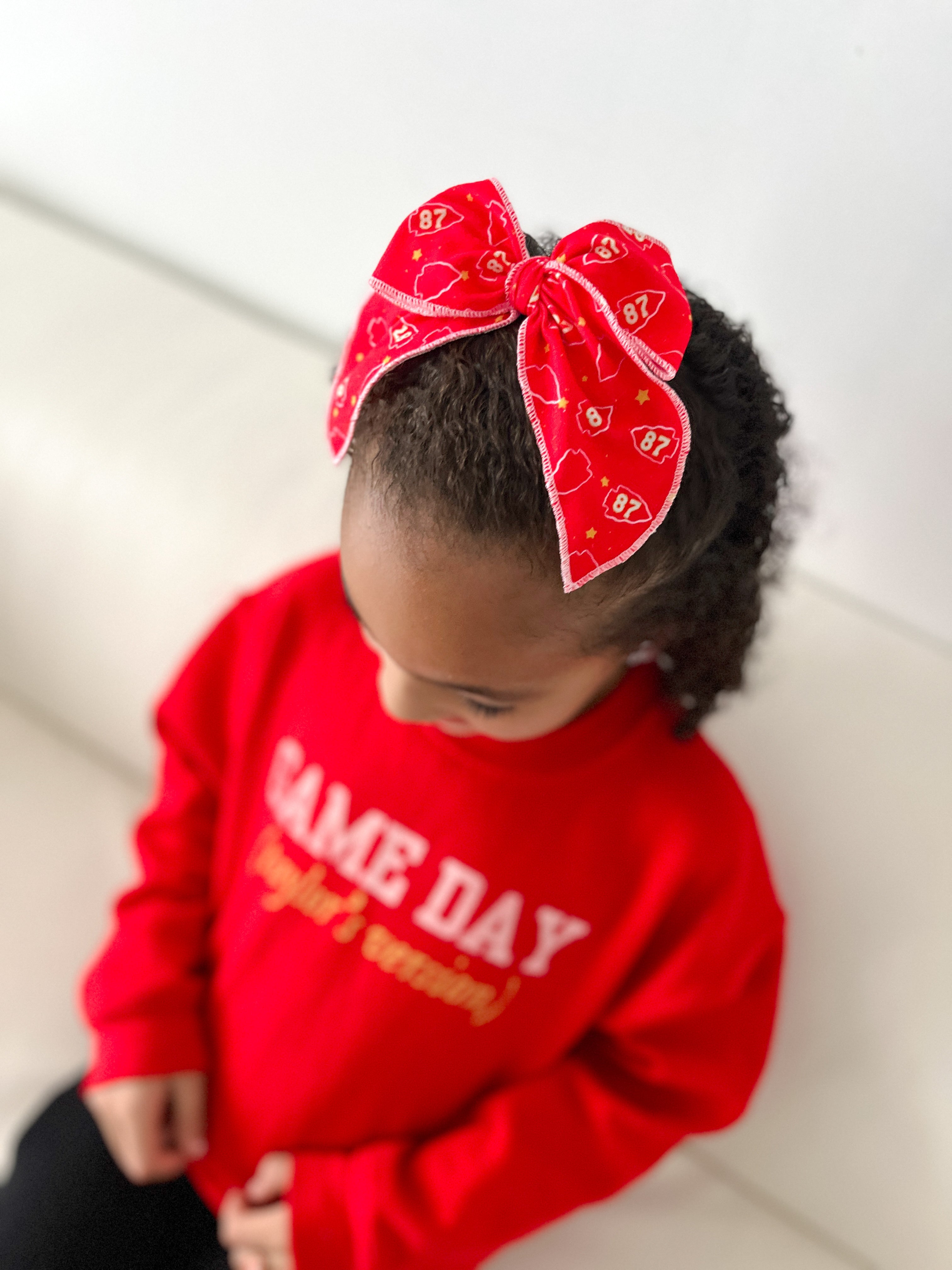 Red 87 Arrowhead Oversized Bow