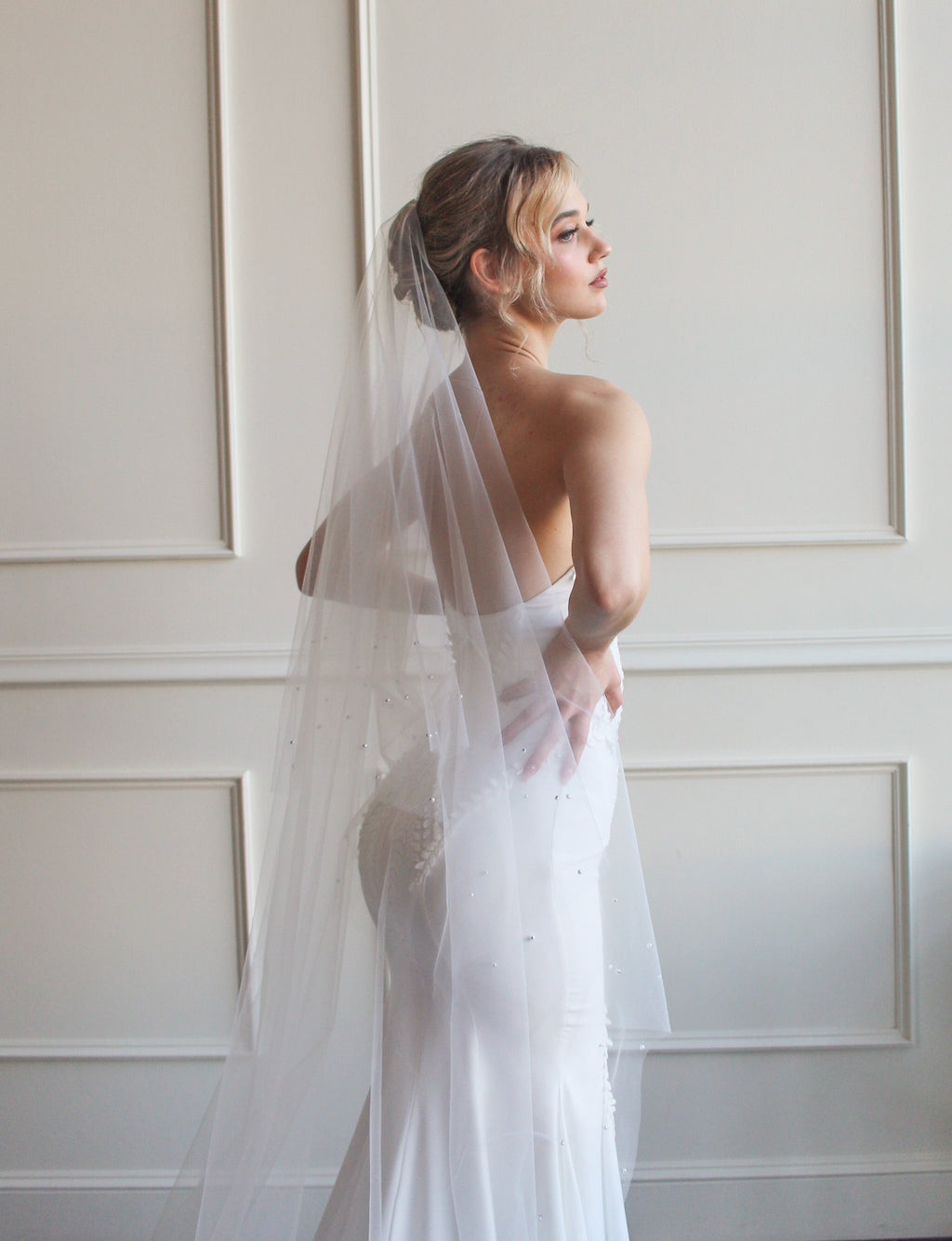 Pearl Edged Drop Veil