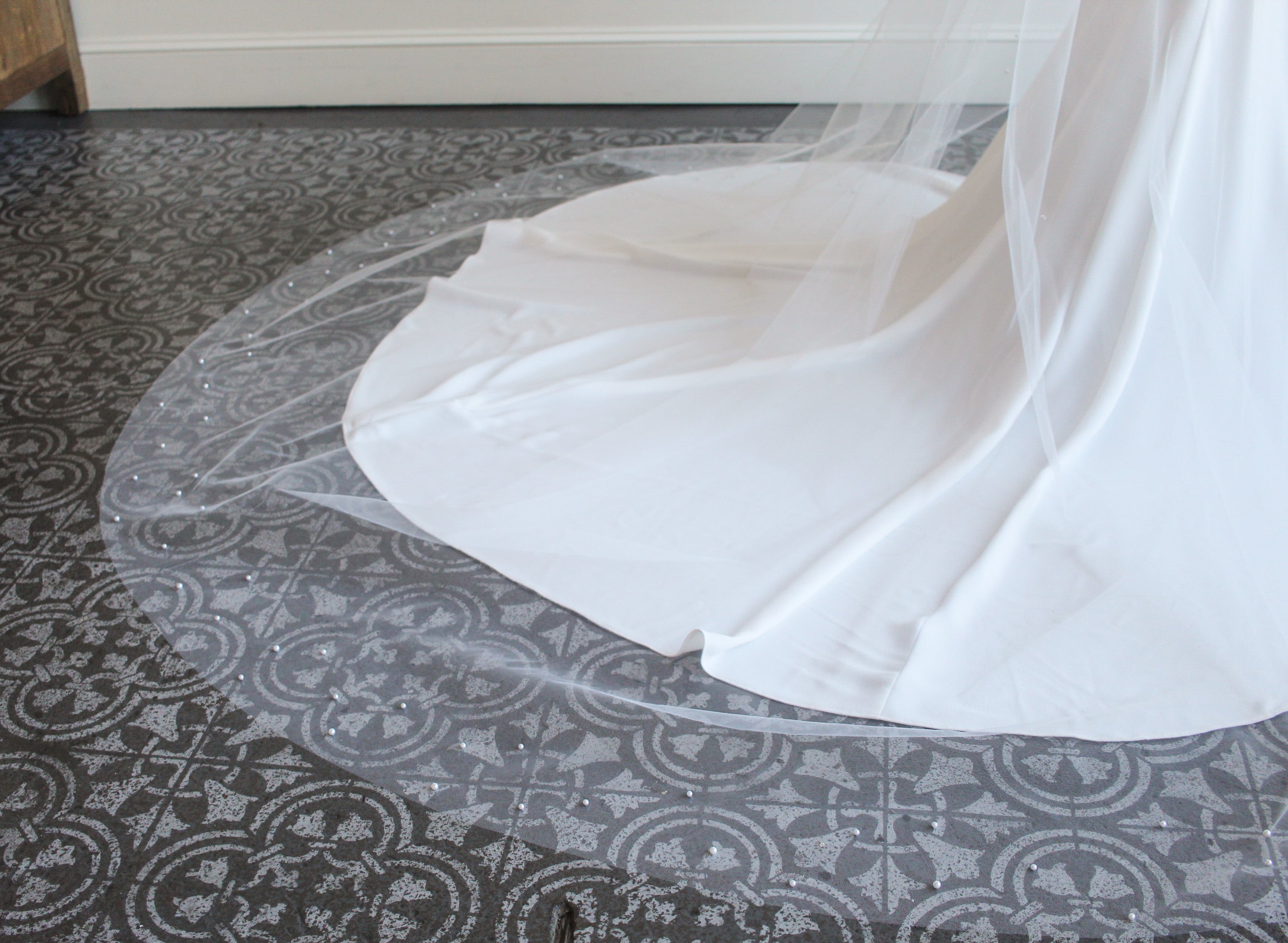 Pearl Edged Drop Veil