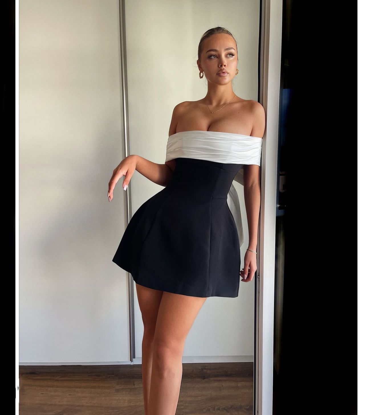Spring Summer off Shoulder Black White Contrast Color Tight Waist a Swing Design Bow Dress Black