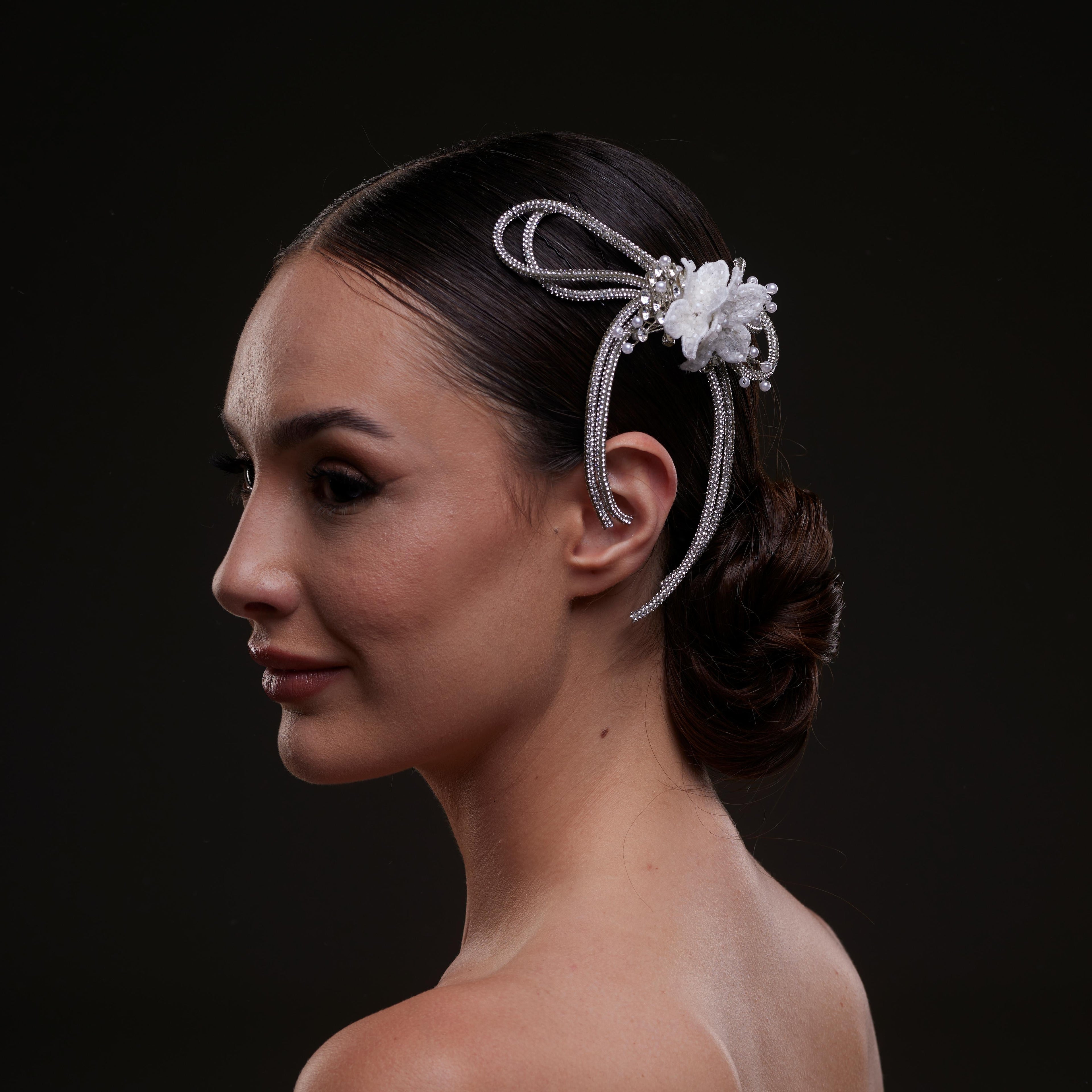 White Crystal & Pearl Hair Comb