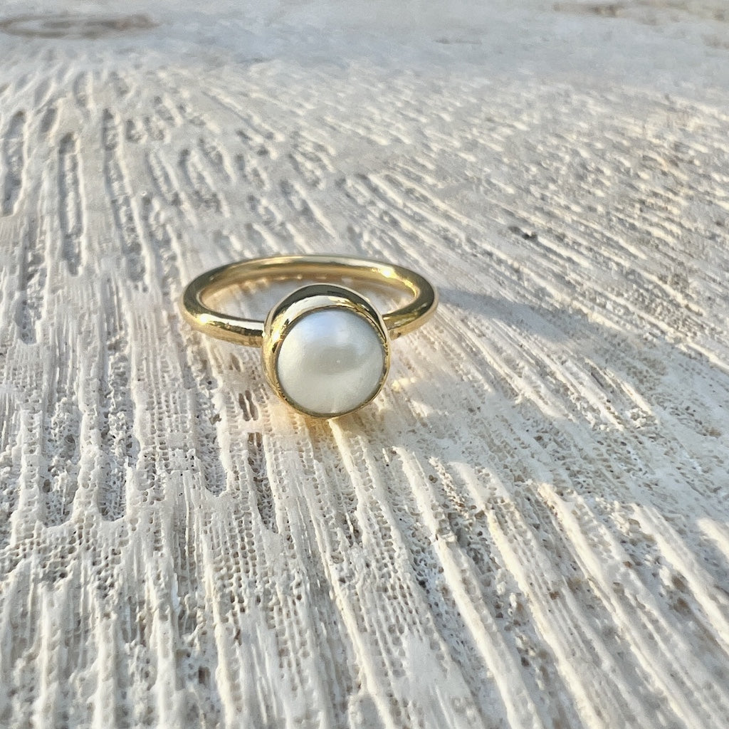 Freshwater Pearl Bombshell Ring Gold-Plated Recycled Metal Band Statement
