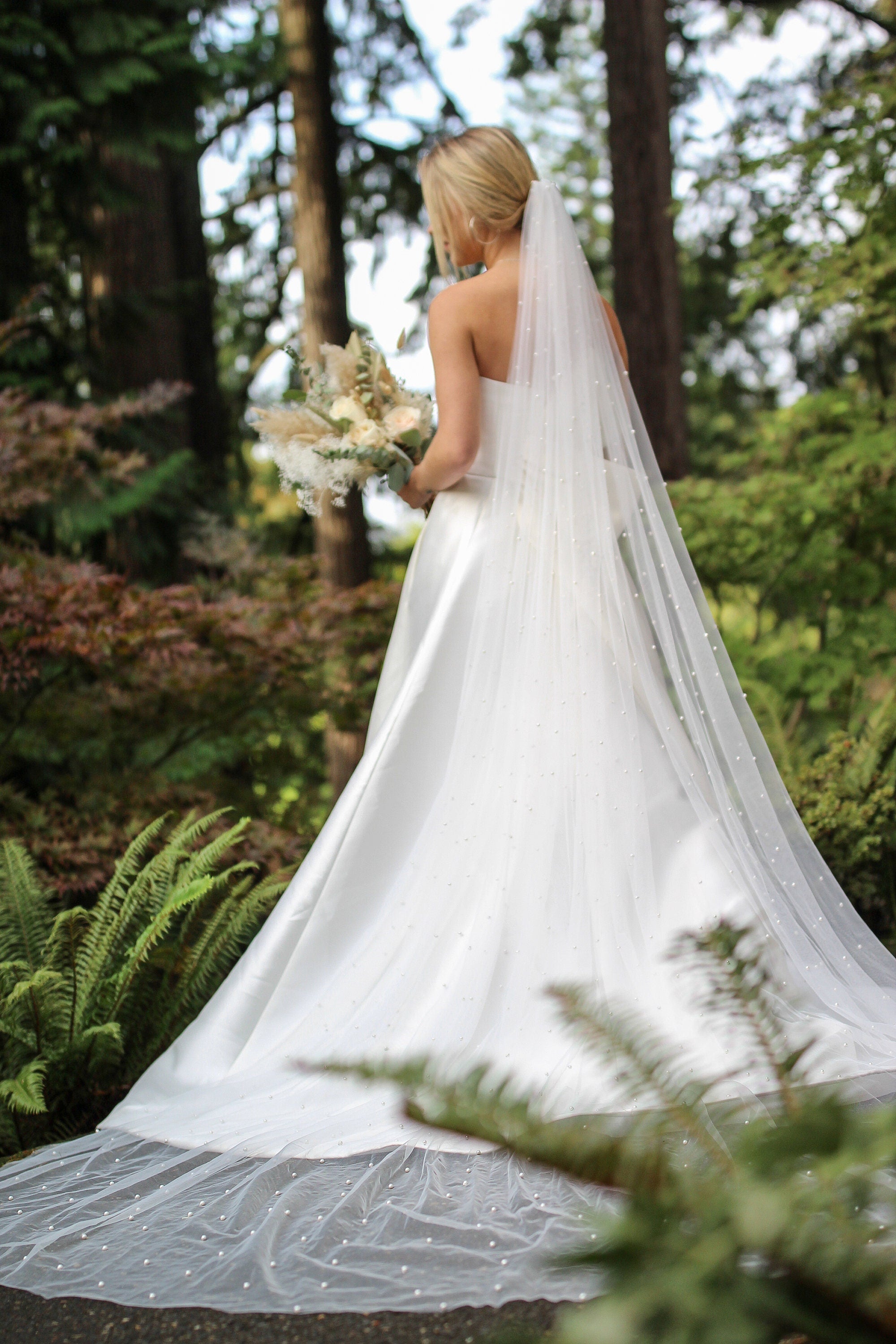 Extra Wide Pearl Veil